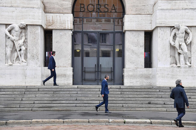 Borsa: esordio negativo per tutta l’Europa